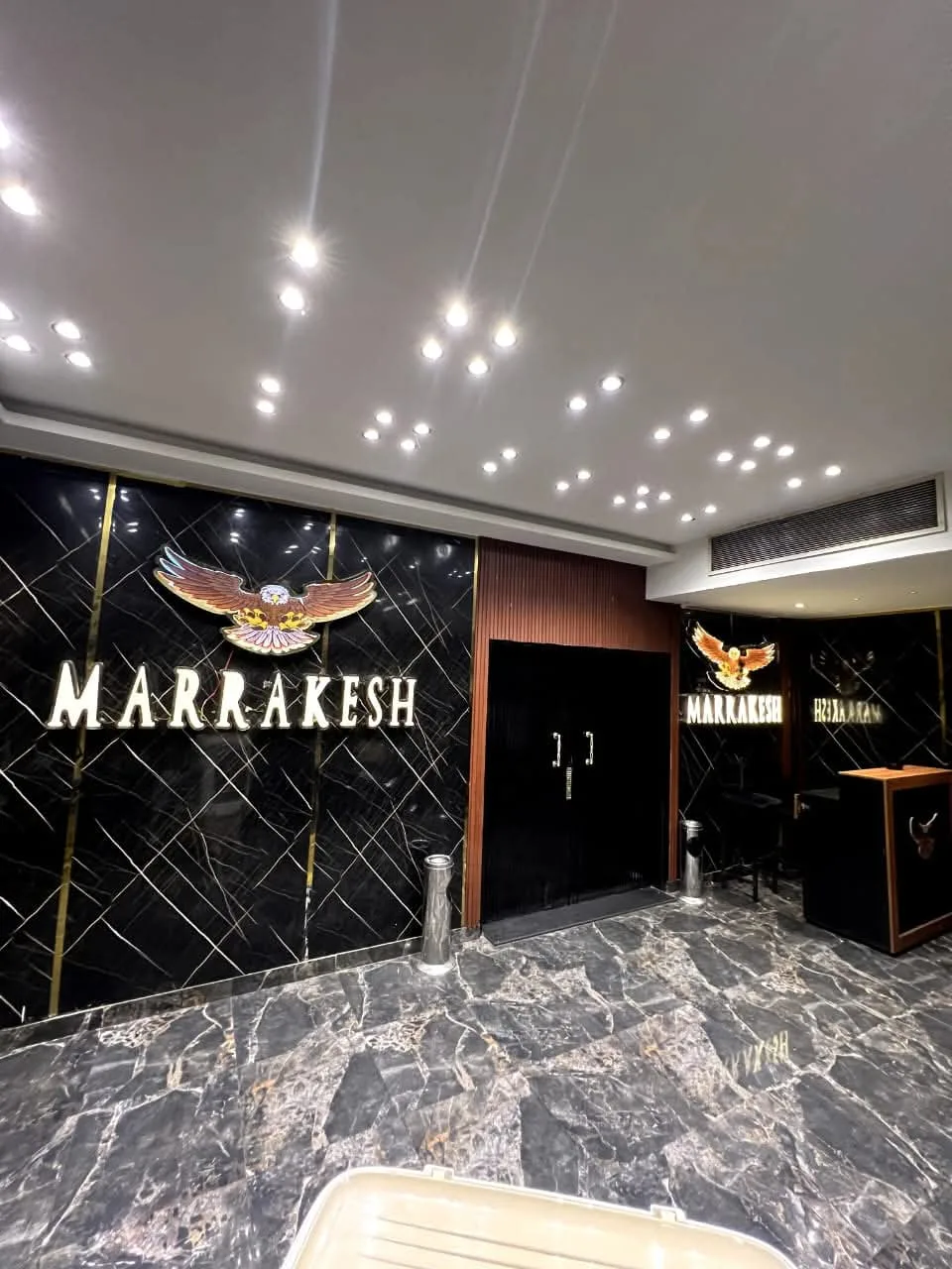 أجواء وإضاءات الديسكو بالقاهرة
